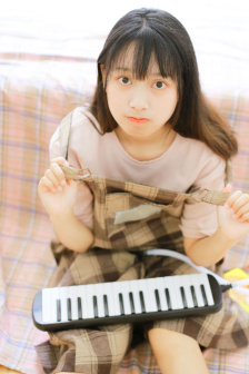 牡丹花下